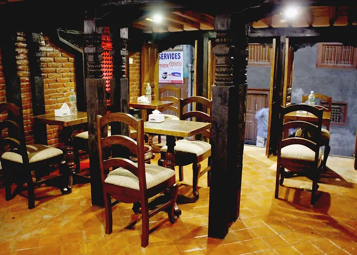 Temple House 3*