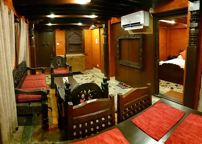 Temple House 3*