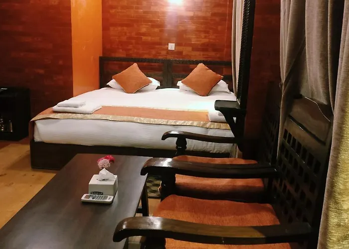 Temple House 3*