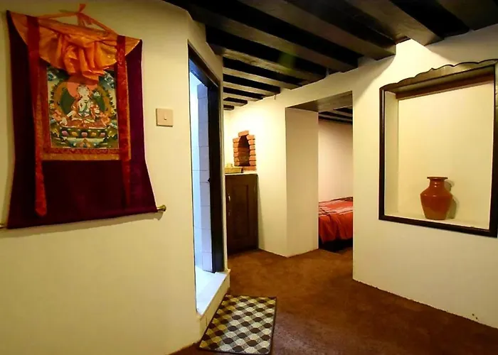Temple House 3*